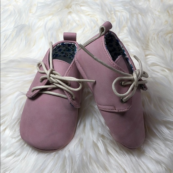 ❣️5 for $25 💕 Girls pink lace up soft sole baby oxfords - Picture 4 of 8